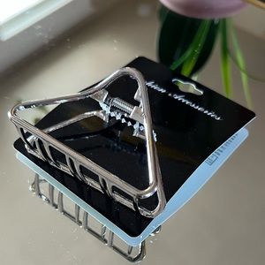 Triangle silver metal hair claw clip new 90s Y2K 2000s hair style